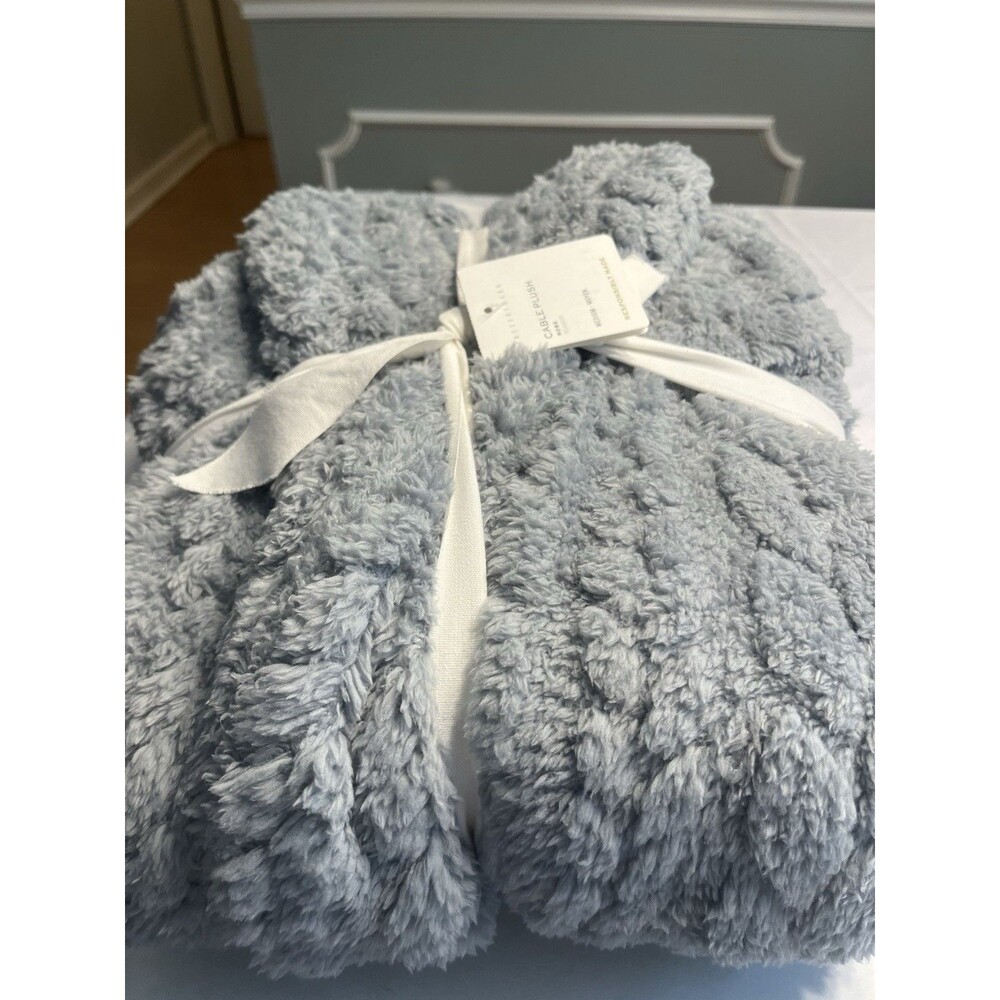 Pottery Barn Gray Cable Plush Robe Sz M - 24x44” - Picture 1 of 9